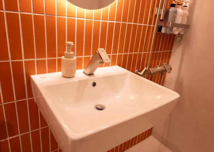 Chillstay Hongdae #arex 1min Seul